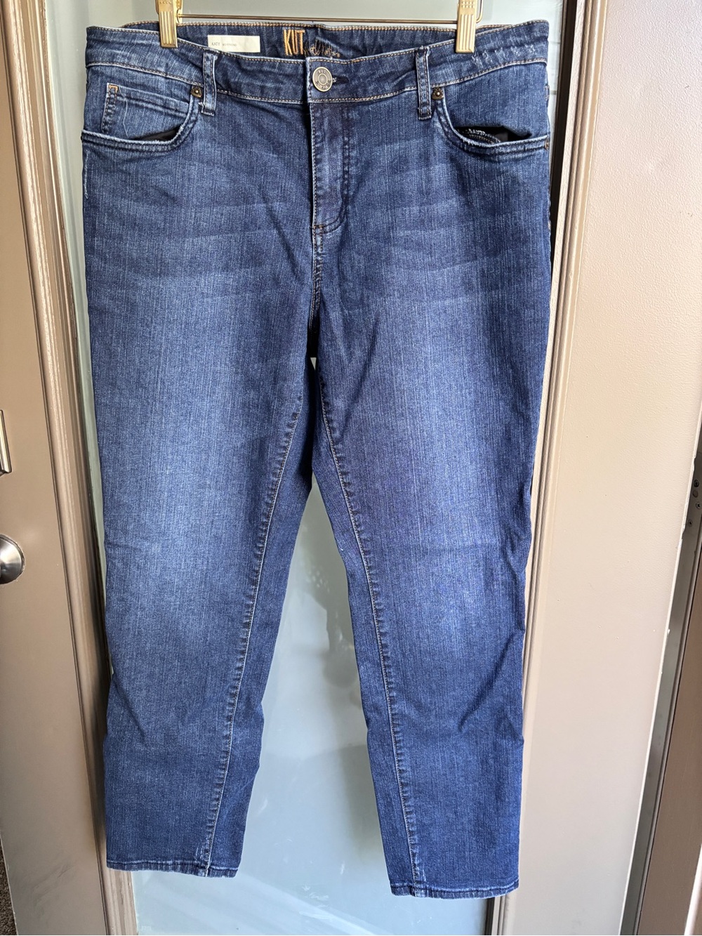 Kut from the Kloth Women’s Cropped Straight Jeans in Dark Blue Wash